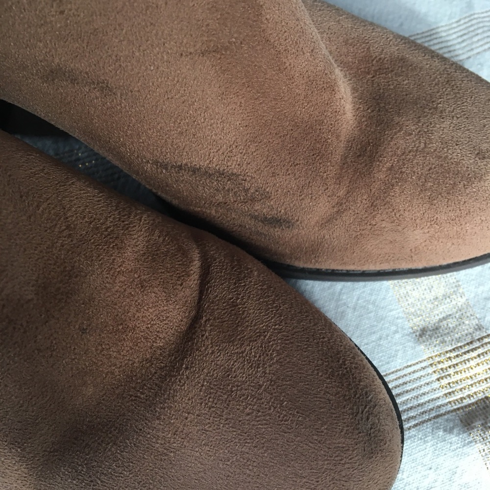 9 1/2 M LIZ CLAIBORNE FAUX SUEDE TAN BROWN BOOTS - Picture 7 of 9